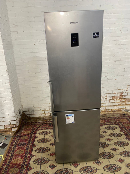 Samsung Digital Inverter Fridge Freezer For Sale
