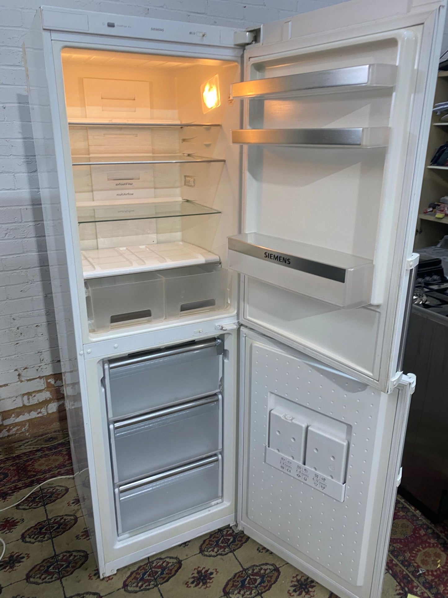 185CM Tall Siemens Fridge Freezer For Sale
