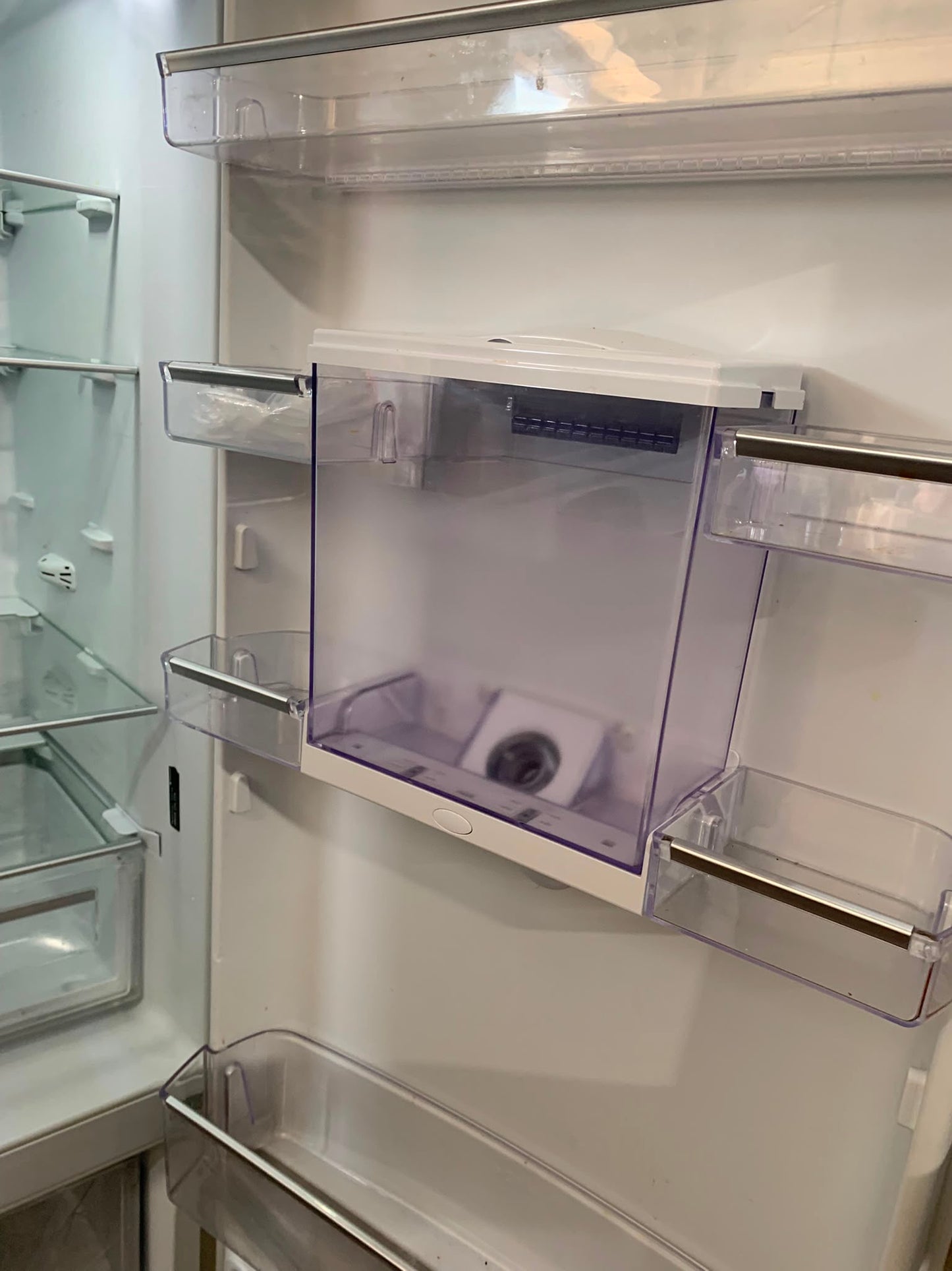 Tall HotPoint White Fridge Freezer With Water Dispenser For Sale