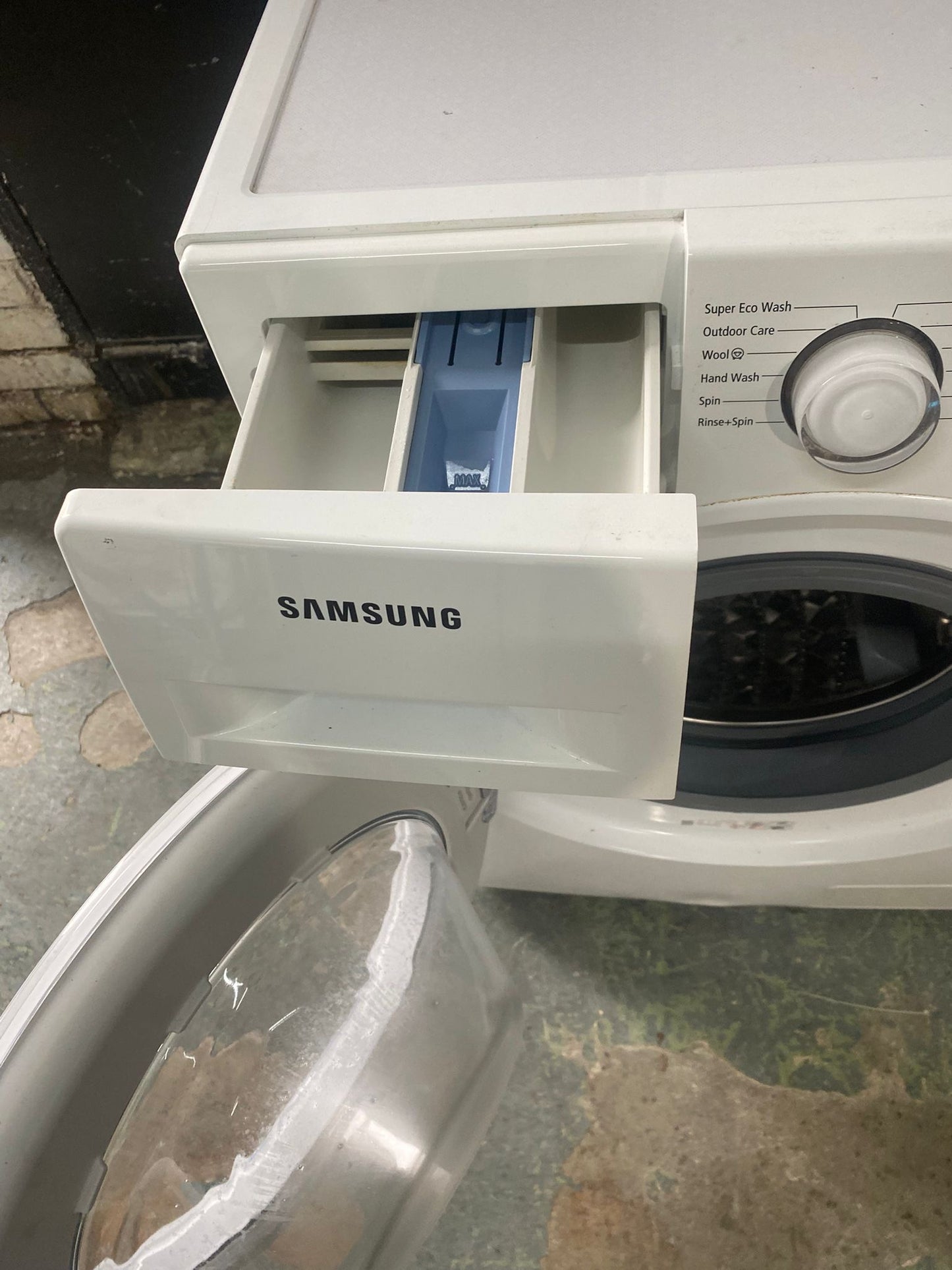 Samsung EcoBubble 8KG Washing Machine In White For Sale