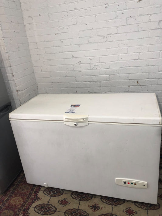 Whirlpool Large 400L Commercial Chest Freezer