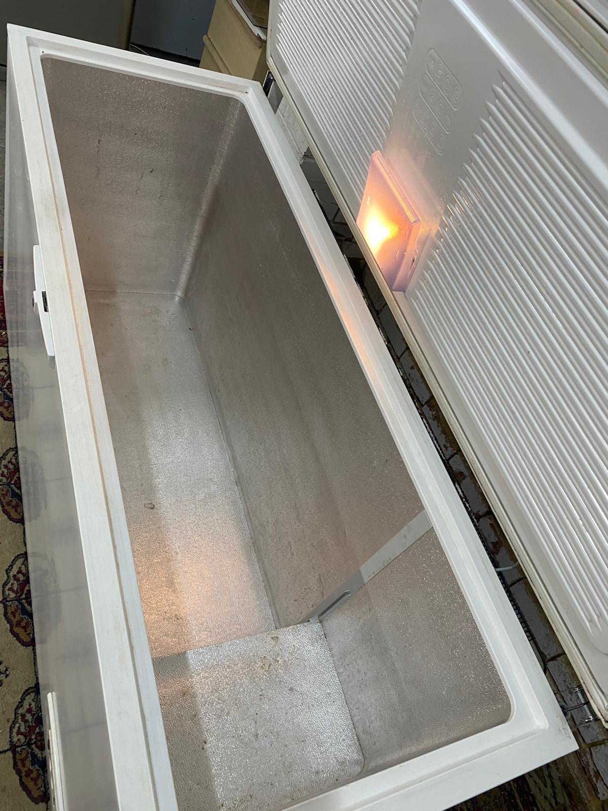 Whirlpool Large 510L Commercial Chest Freezer Frost Free Technology For Sale