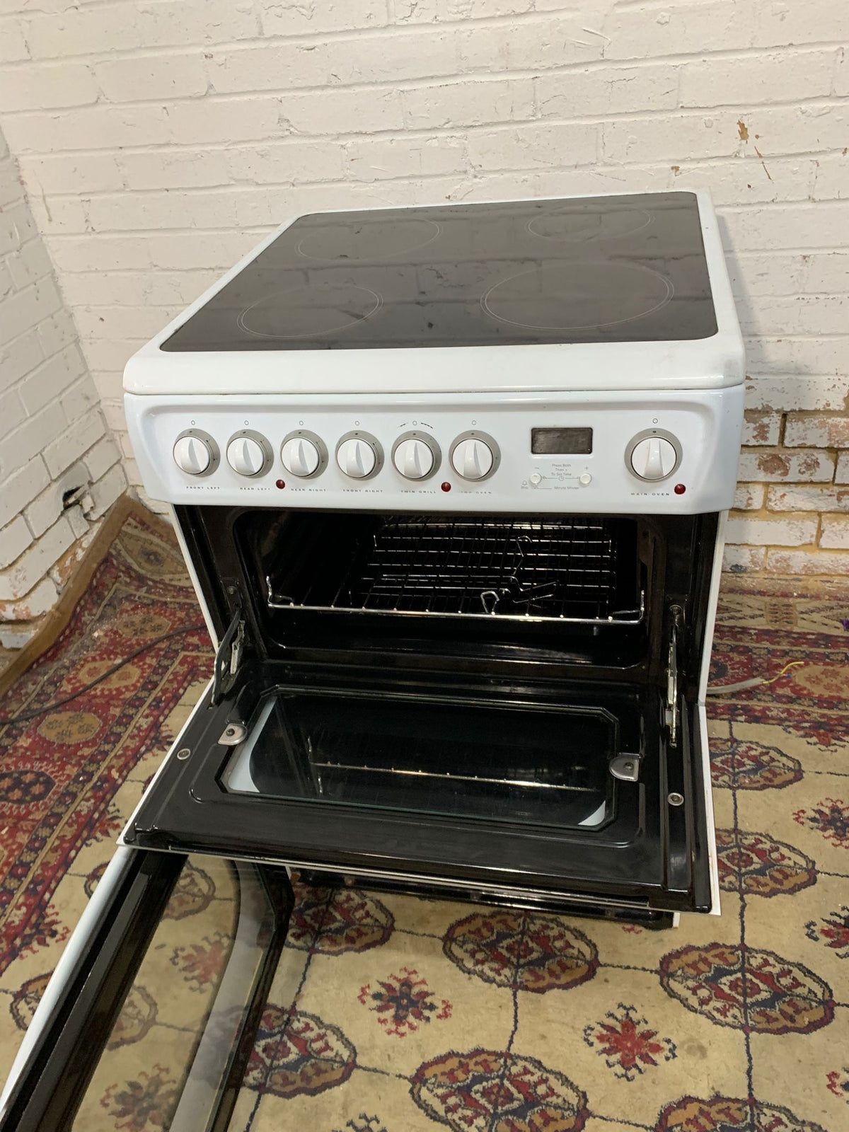 HotPoint 60CM Electric Ceramic Cooker