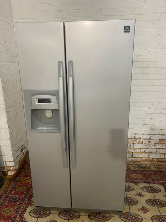 Daewoo Grey Double Door American NonPlumb With IceMaker Fridge Freezer For Sale
