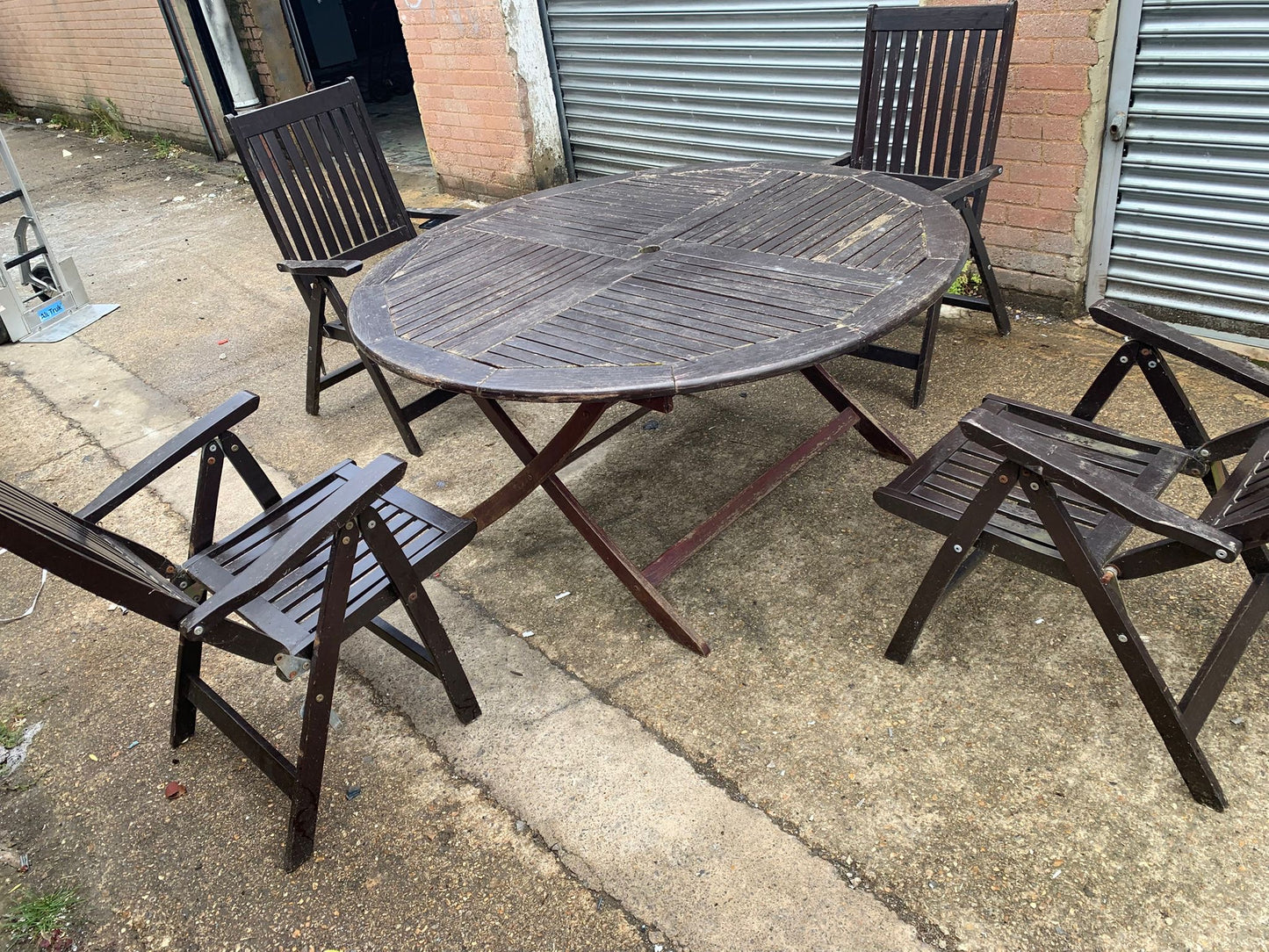Garden Wooden Set Round Table With 4 Chairs For Sale