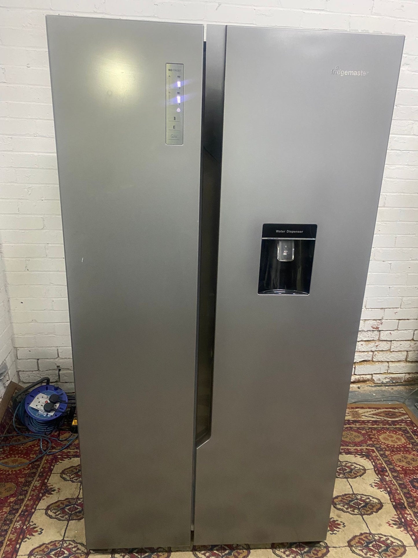 Fridge-Master Grey Slim Double Door NonPlumb American Fridge Freezer For Sale