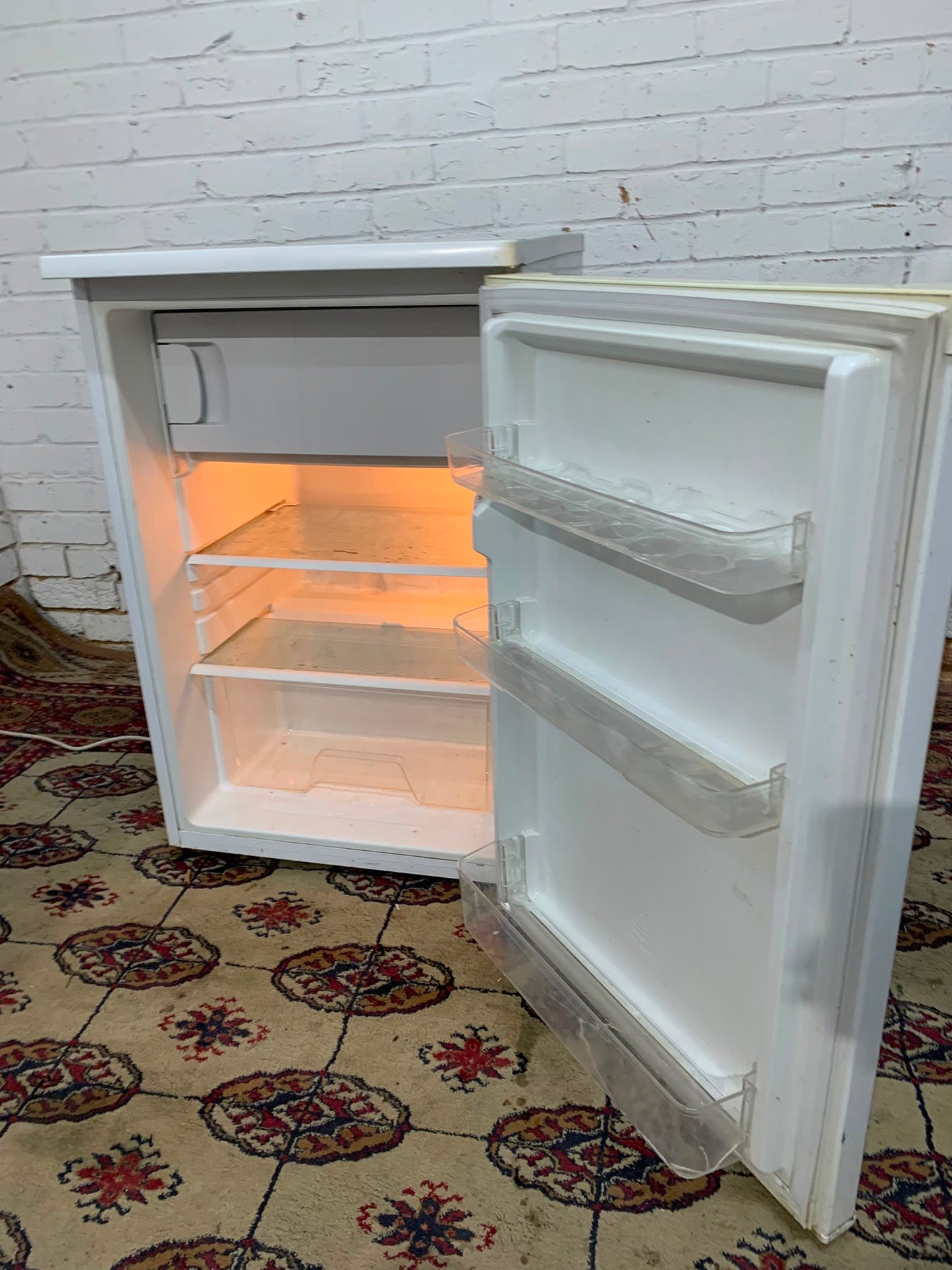 Curreys UnderCounter Fridge & Freezer On Top For Sale