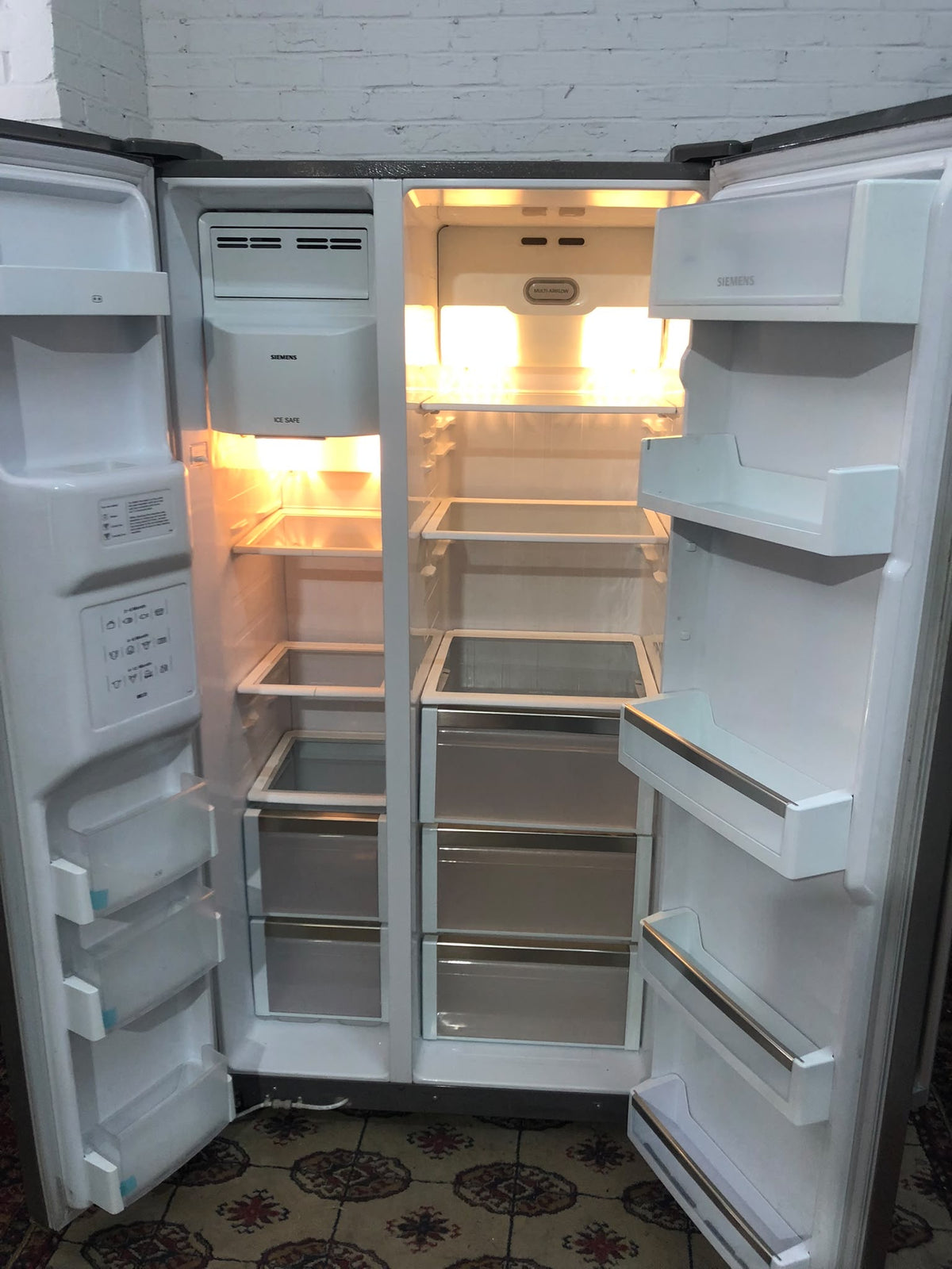 Daewoo Grey Double Door American Fridge Freezer