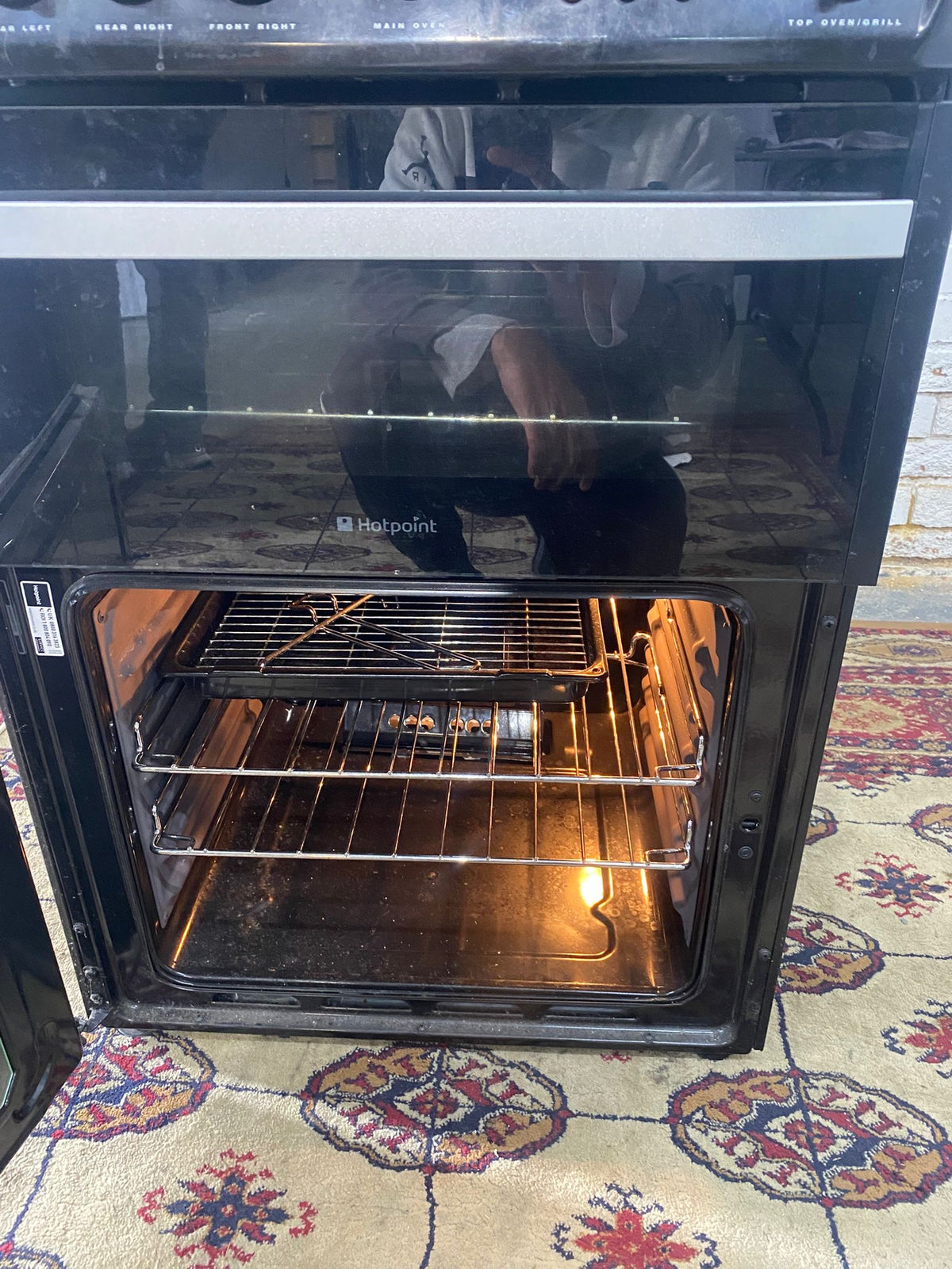 60CM HotPoint Black Gas Cooker