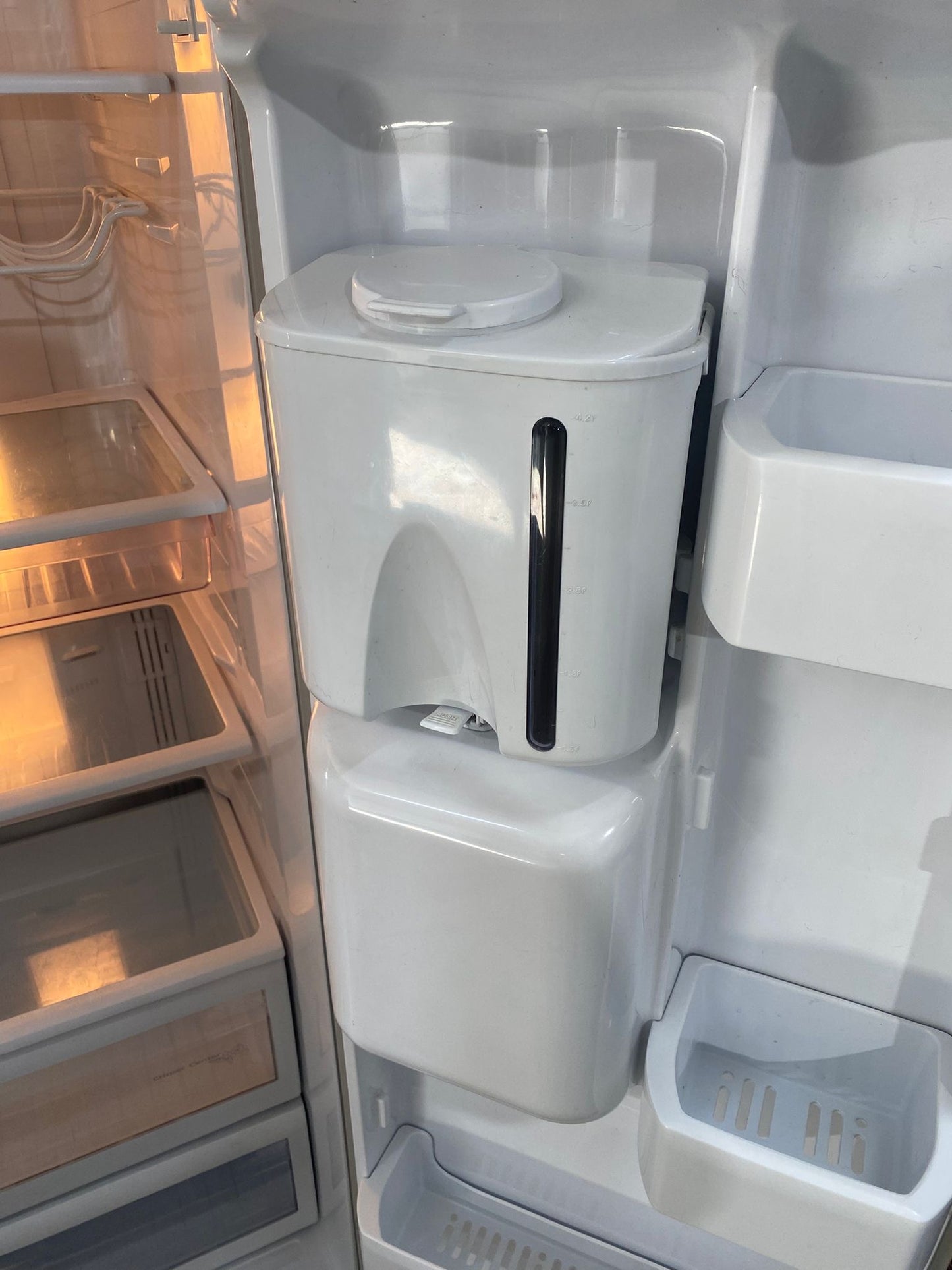 Beautiful Grey Samsung American Non Plumb With Water Dispenser Fridge Freezer For Sale