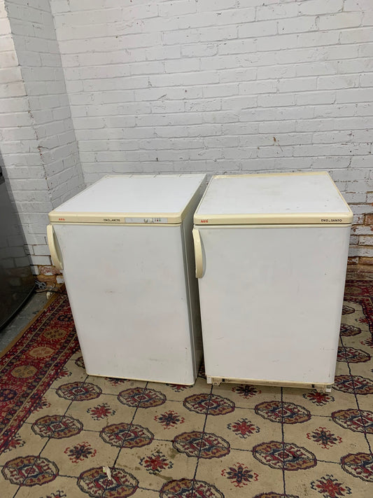 AEG Brand White UnderCounter Pair For Sale