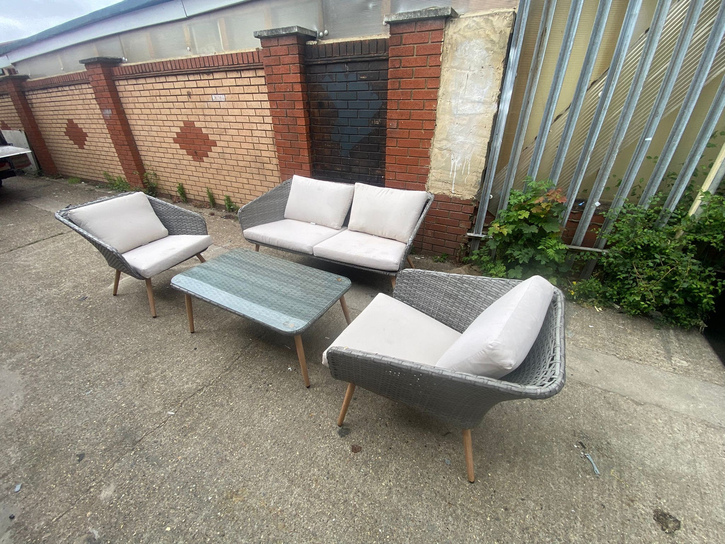2+1+1 Rattan Garden Set With Glass Table For Sale