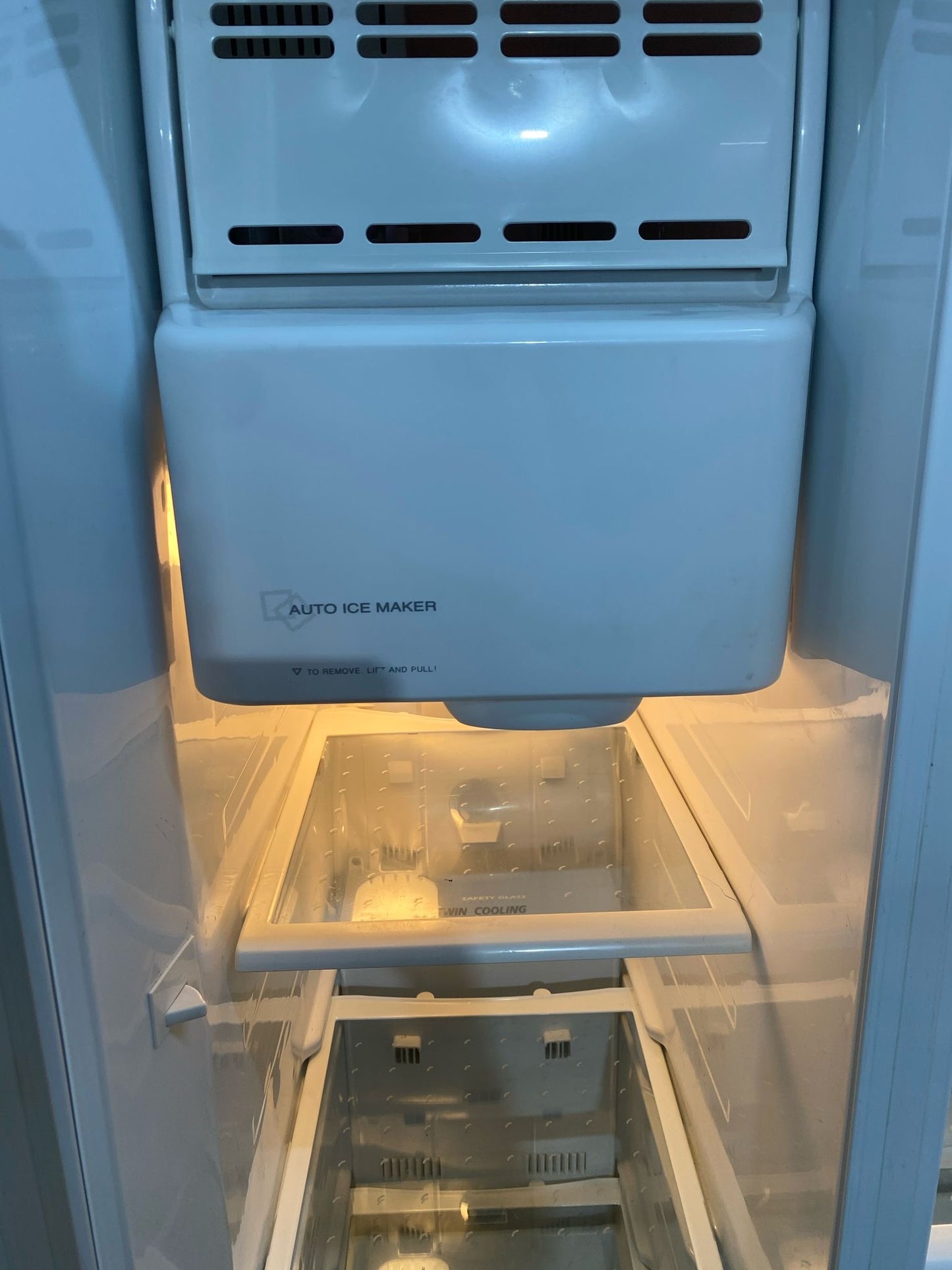 Samsung White American Double Door Fridge Freezer For Sale