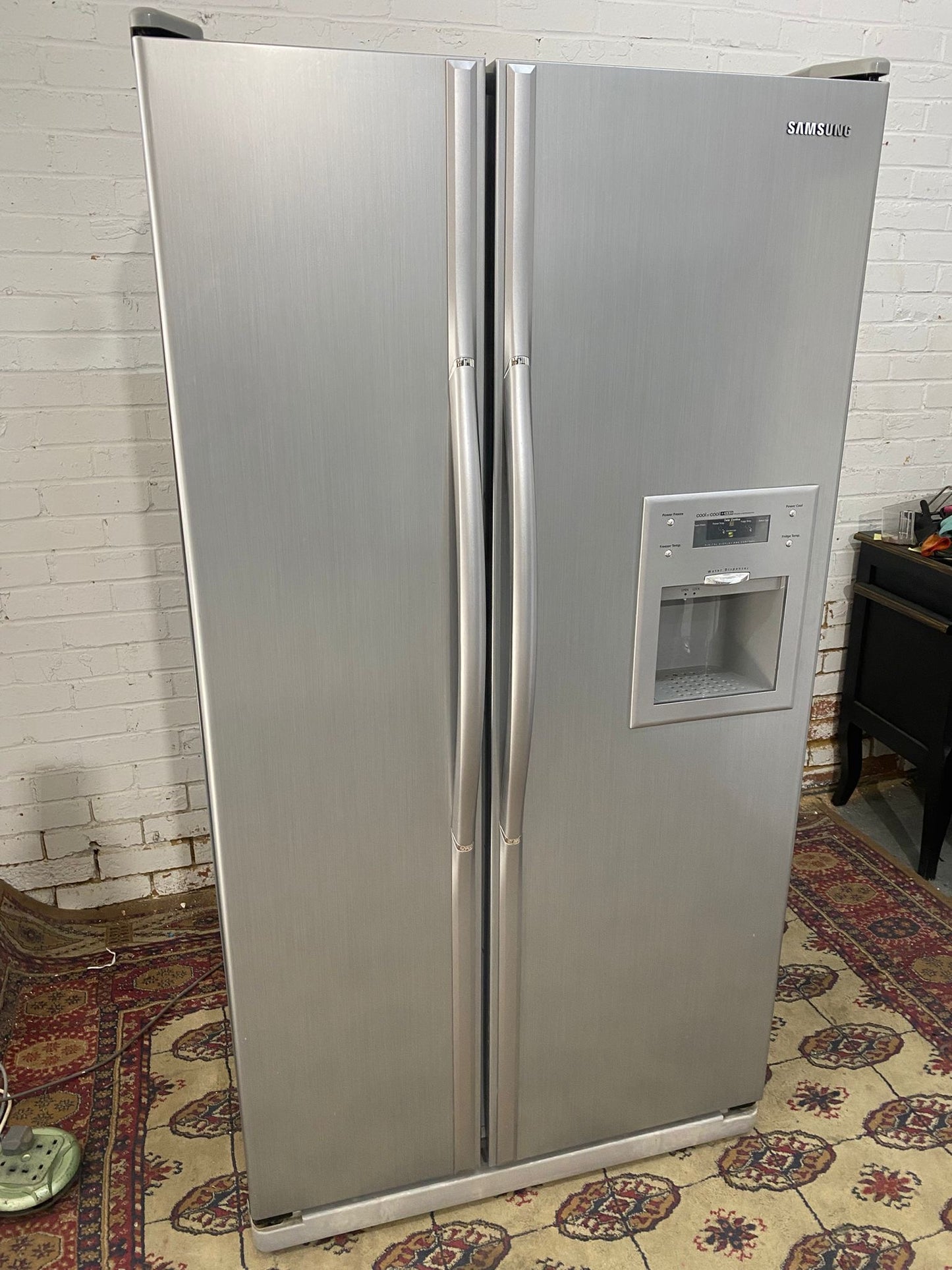 Beautiful Grey Samsung American Non Plumb With Water Dispenser Fridge Freezer For Sale