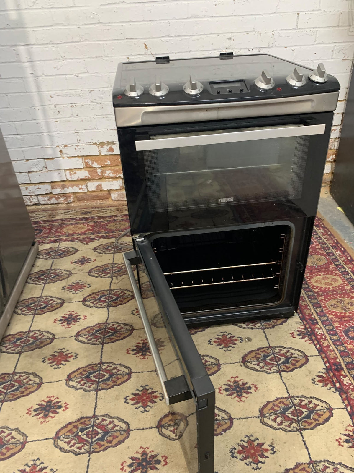 Zanussi 60CM Electric Ceramic Cooker