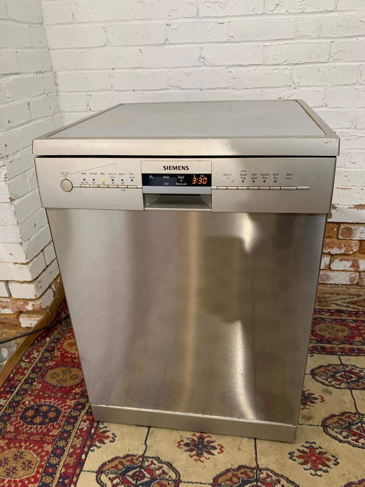 Siemens 60CM Stainless Steel DishWasher For Sale