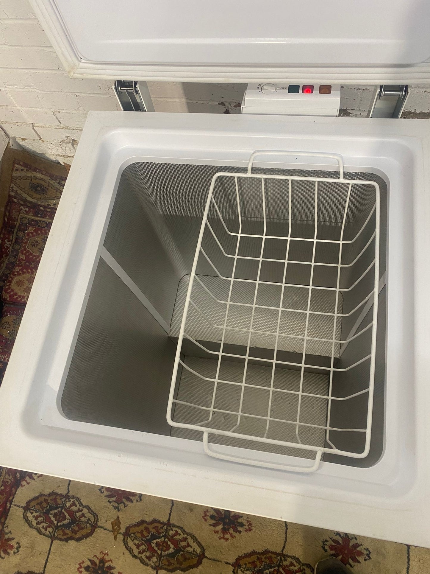 Beko Medium Chest Freezer Frost Free For Sale