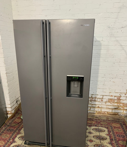 Samsung Water Dispenser American Fridge Freezer