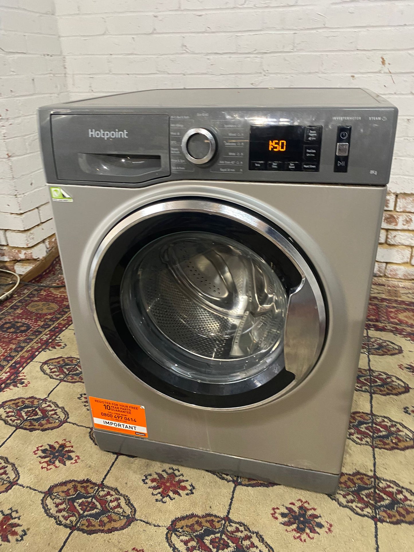 Beautiful HotPoint 8KG Washing Machine With Silver Door For Sale
