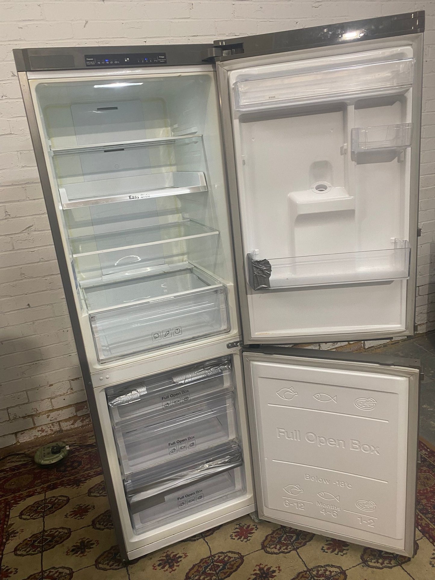 Samsung Digital Inverter Silver Grey Fridge Freezer For Sale
