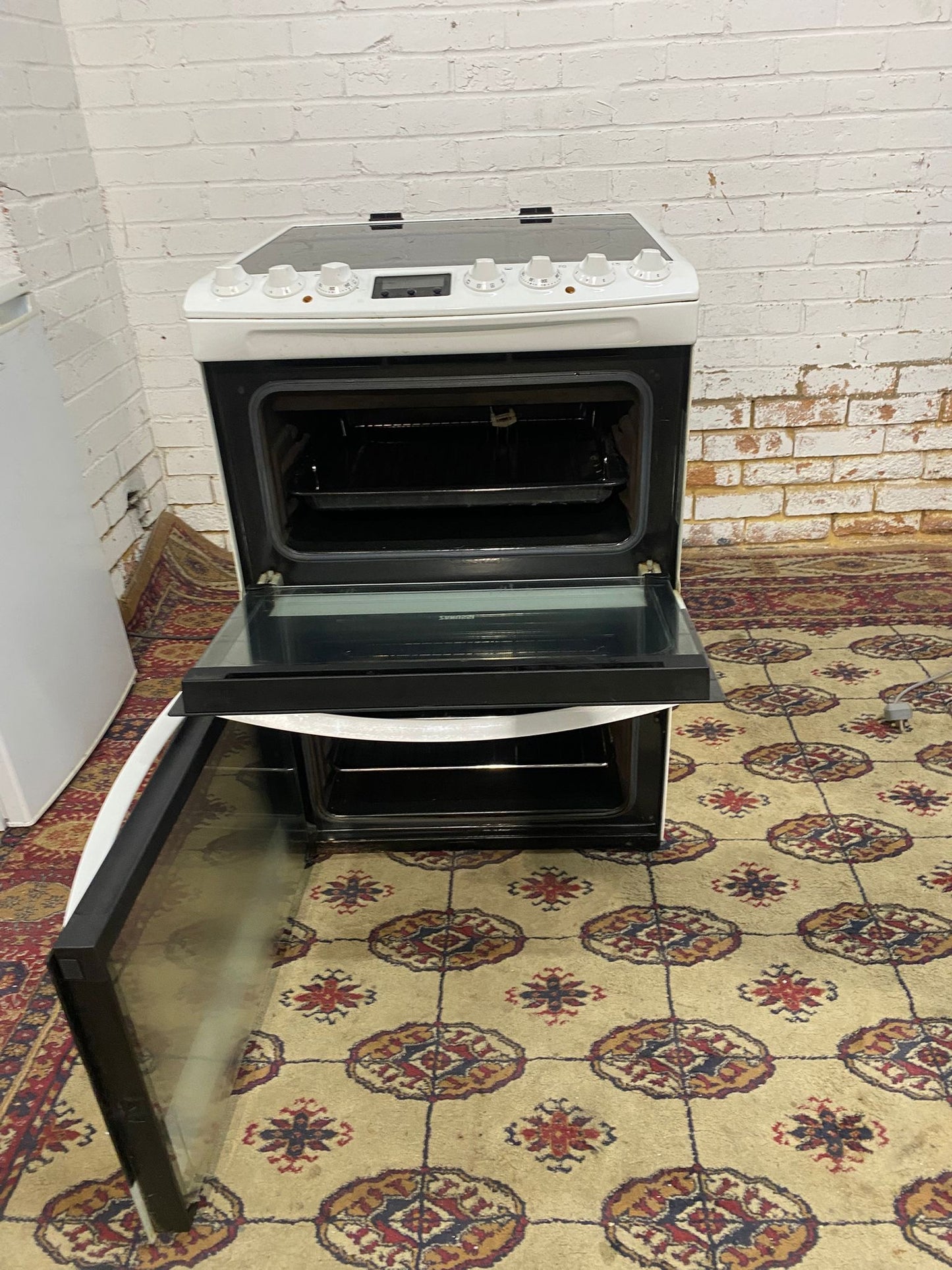 Zanussi 60 CM Electric Cooker With Oven/Grill For Sale