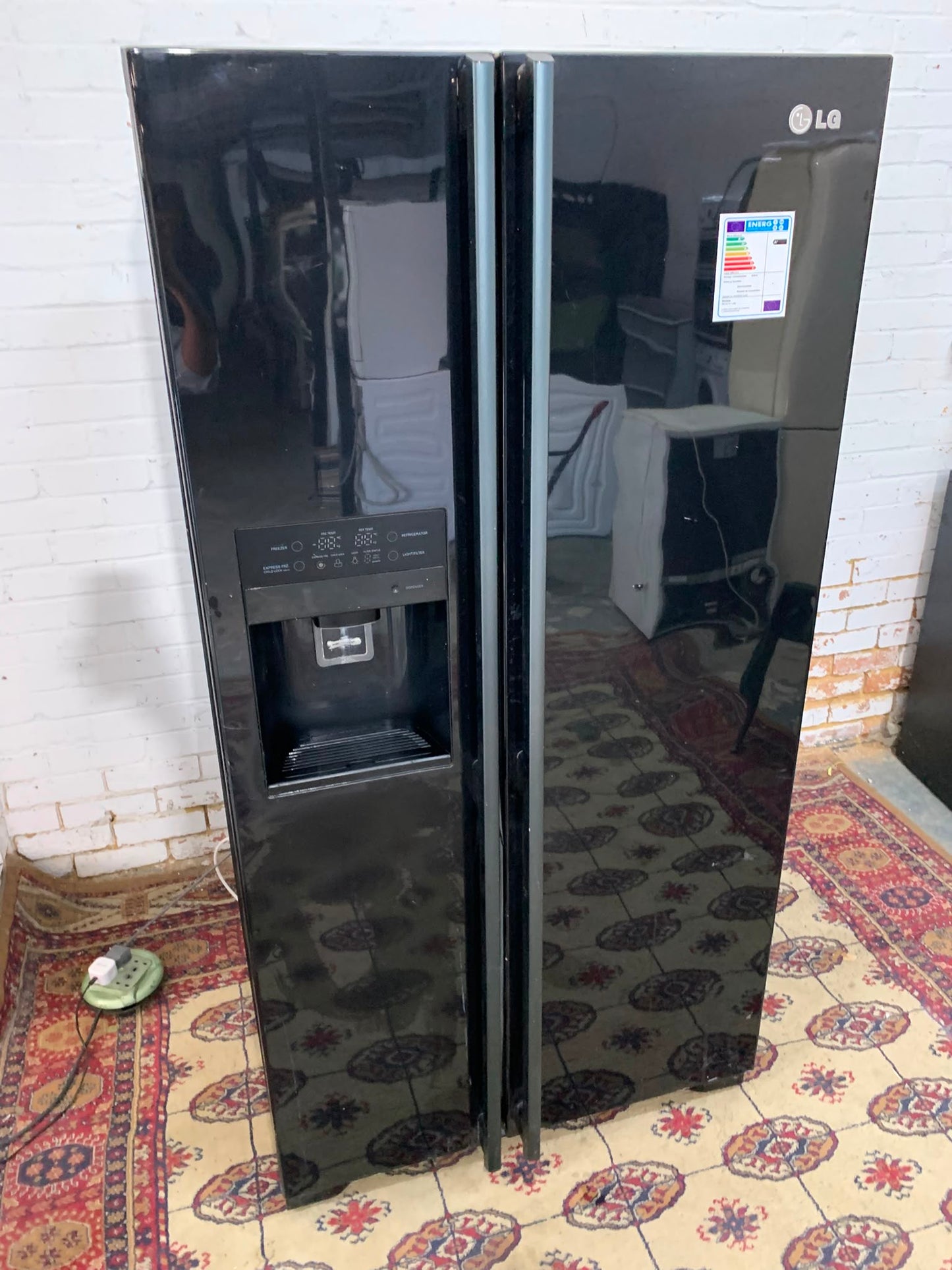 Black LG Plumb In American With IceMaker Fridge Freezer For Sale