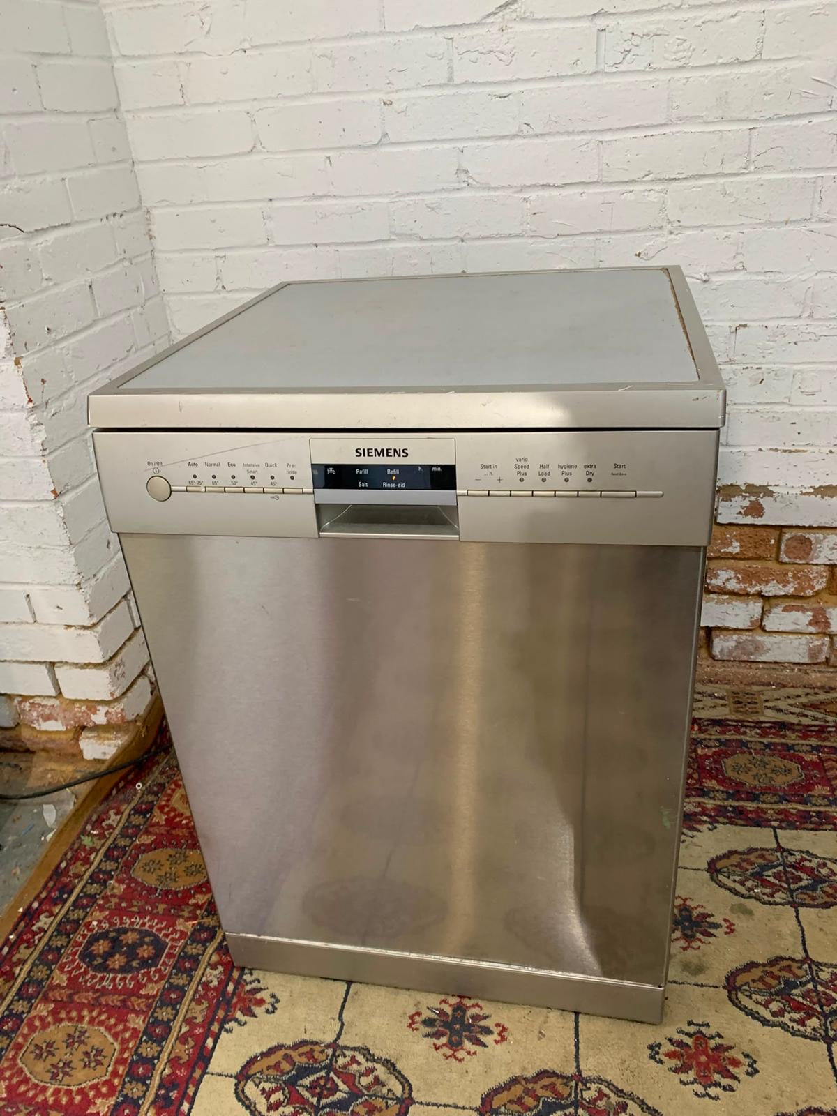 Siemens 60CM Stainless Steel DishWasher For Sale