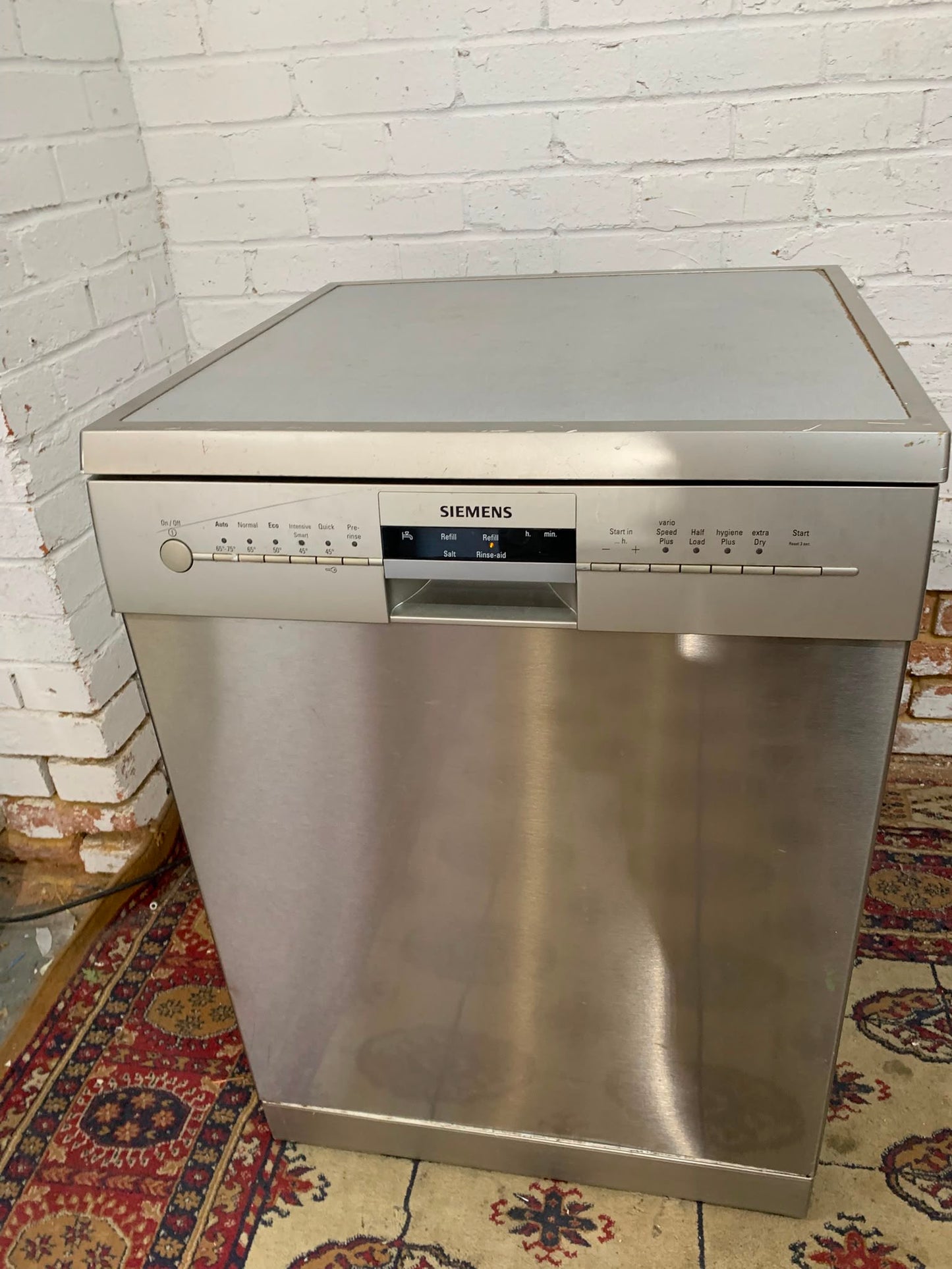 Siemens 60CM Stainless Steel DishWasher For Sale