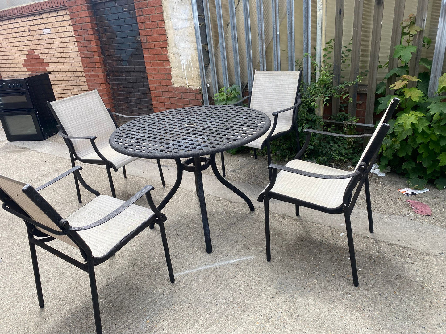 Beautiful Garden Patio Set Round Table With 4 Chairs for sale