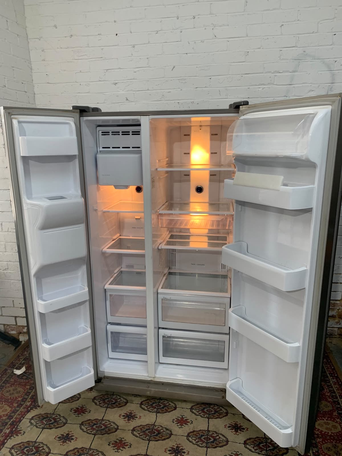 Samsung Ice-maker Water Dispenser American Fridge Freezer