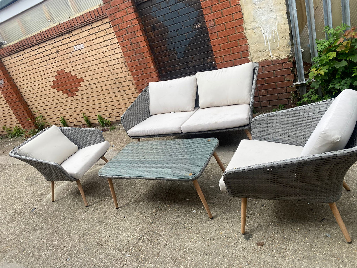 2+1+1 Rattan Garden Set With Glass Table For Sale