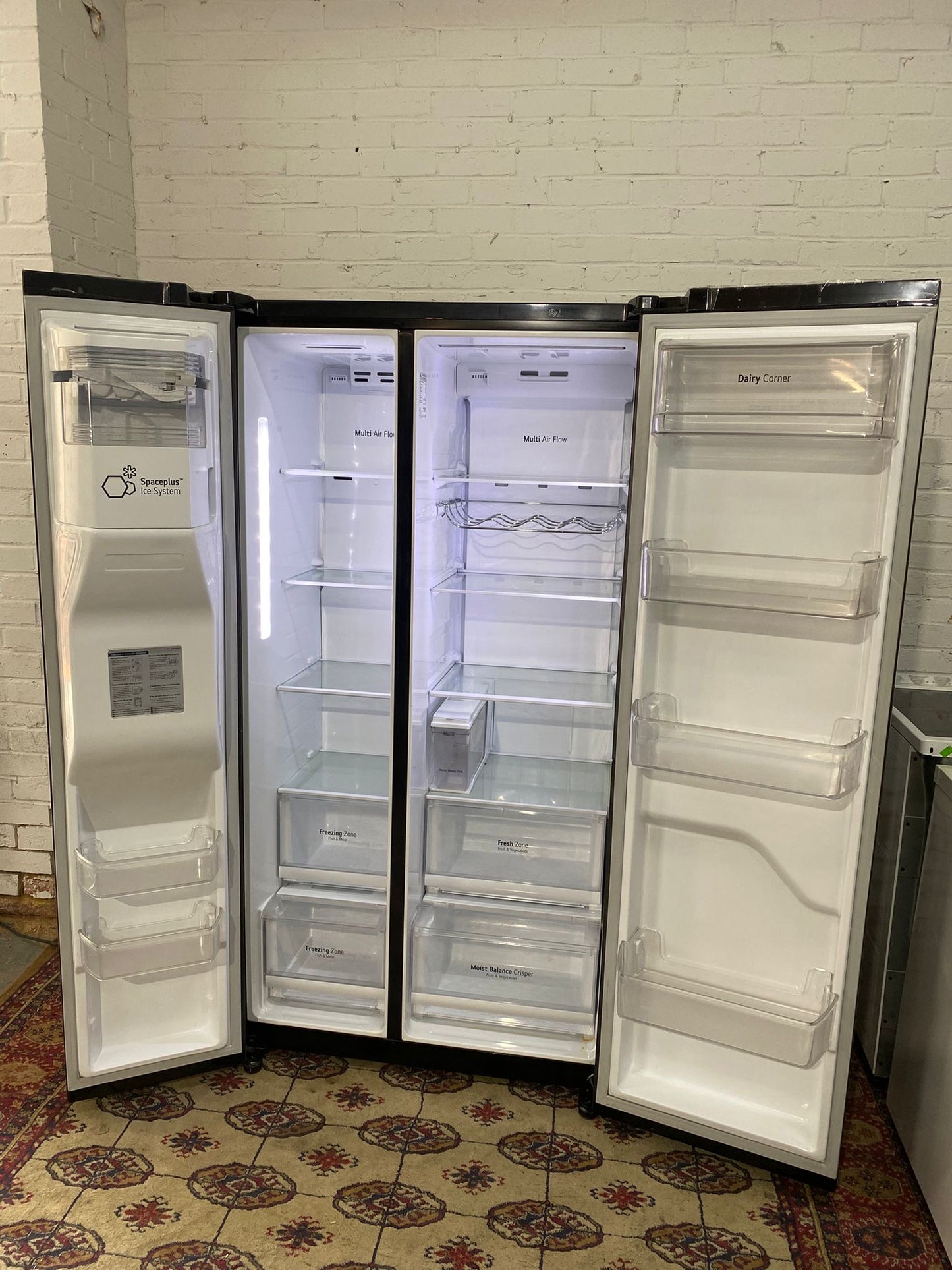 LG Mat Grey Non Plumb American Fridge Freezer For Sale