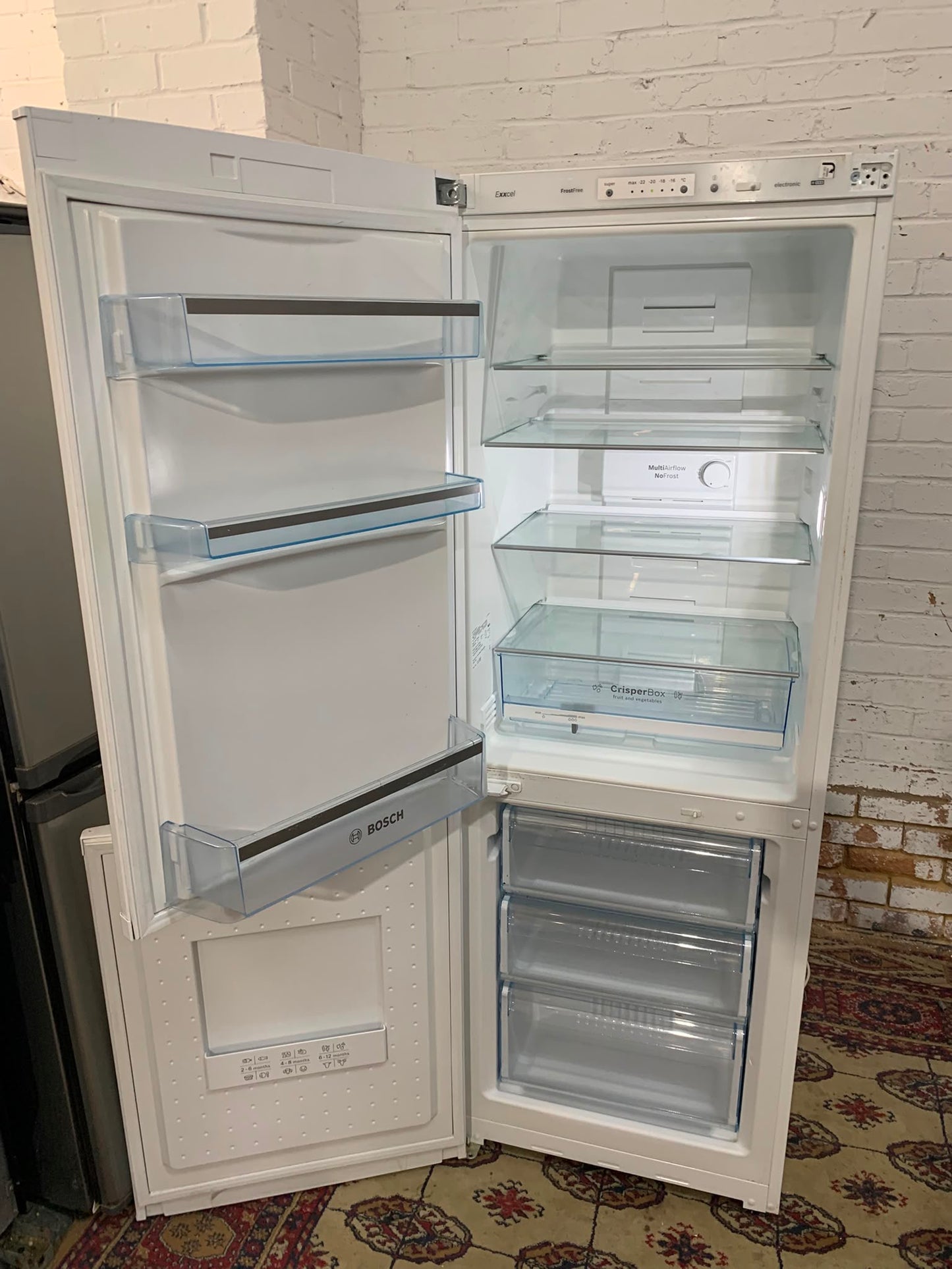 Bosch 170CM Tall Fridge Freezer For Sale Works