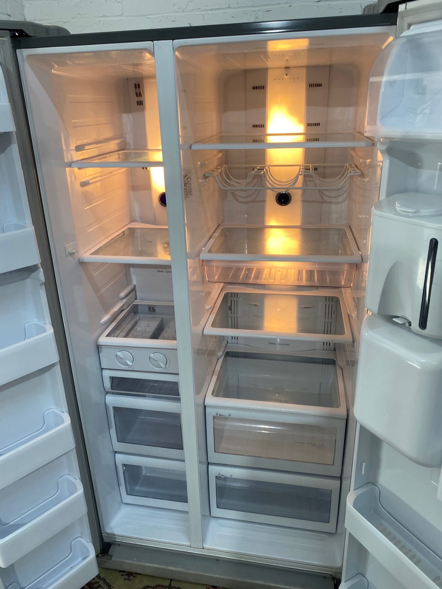 Beautiful Grey Samsung American Non Plumb With Water Dispenser Fridge Freezer For Sale