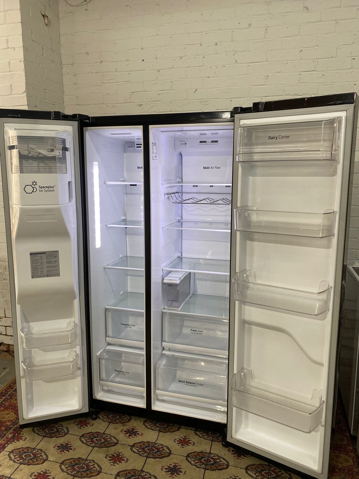 LG Mat Grey Non Plumb American Fridge Freezer For Sale