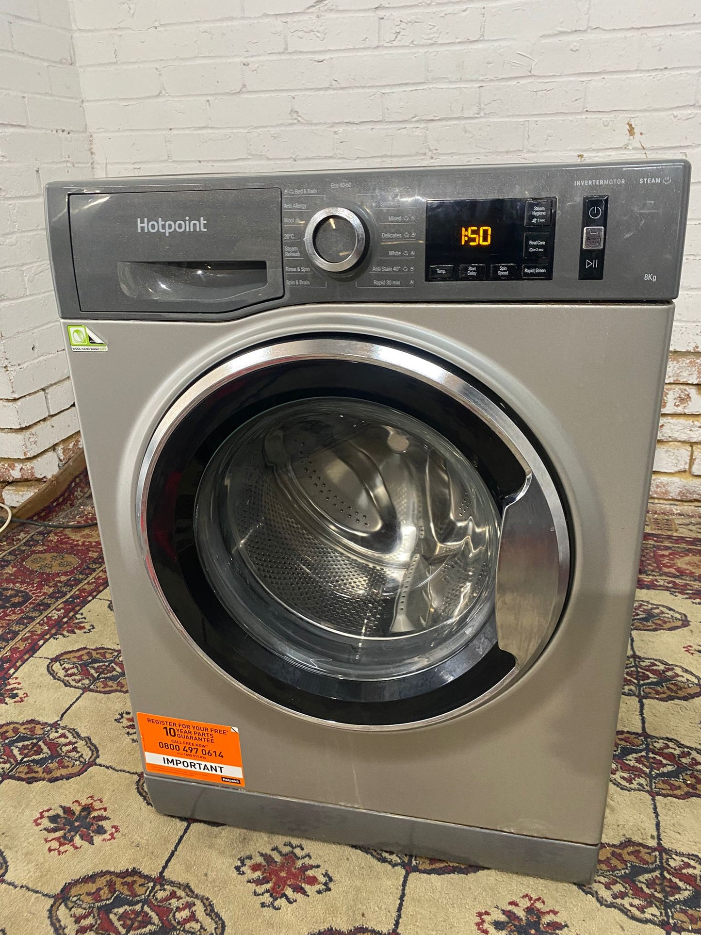 Beautiful HotPoint 8KG Washing Machine With Silver Door For Sale