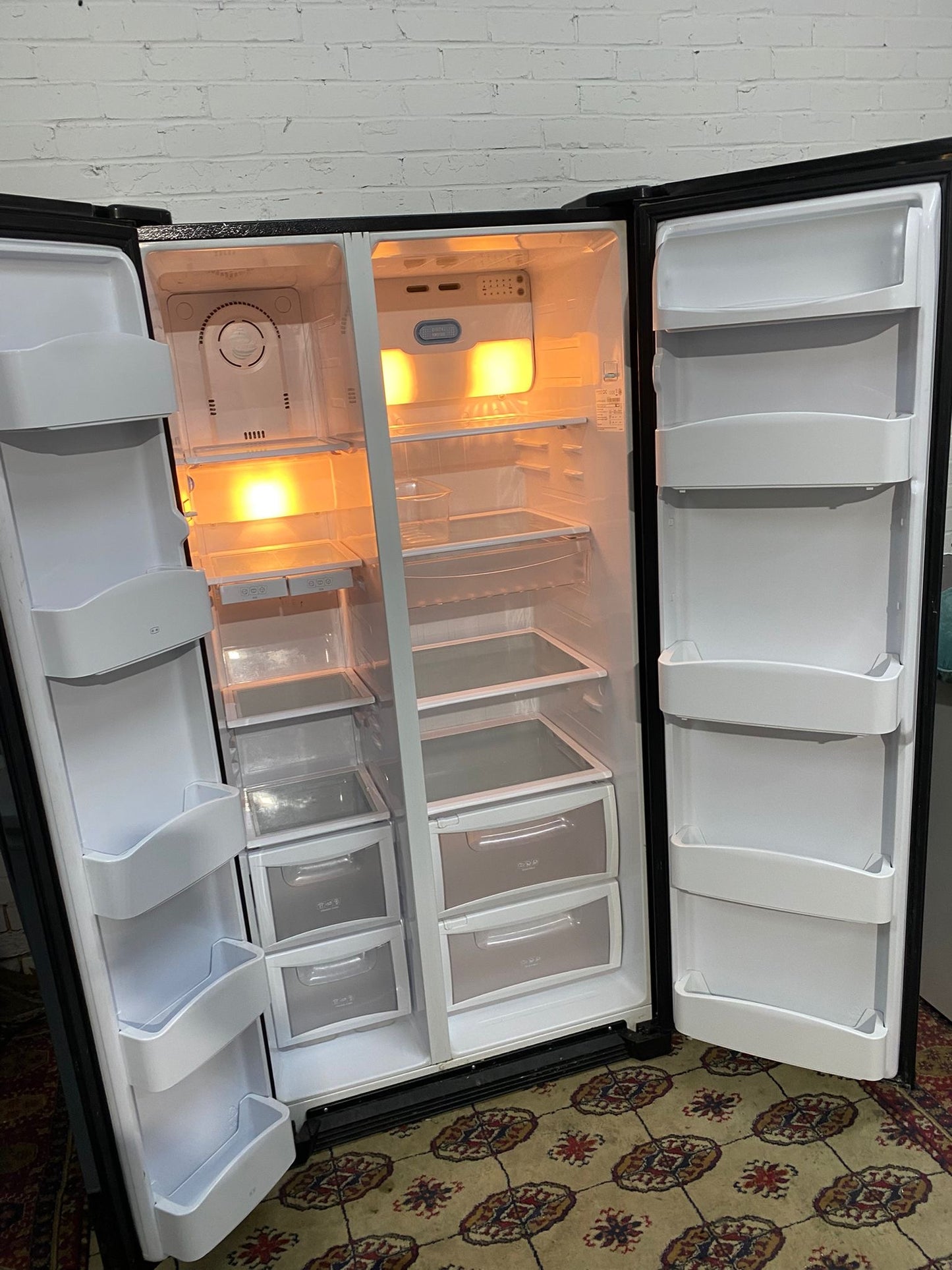 Daewoo Black American Double Door Fridge Freezer For Sale