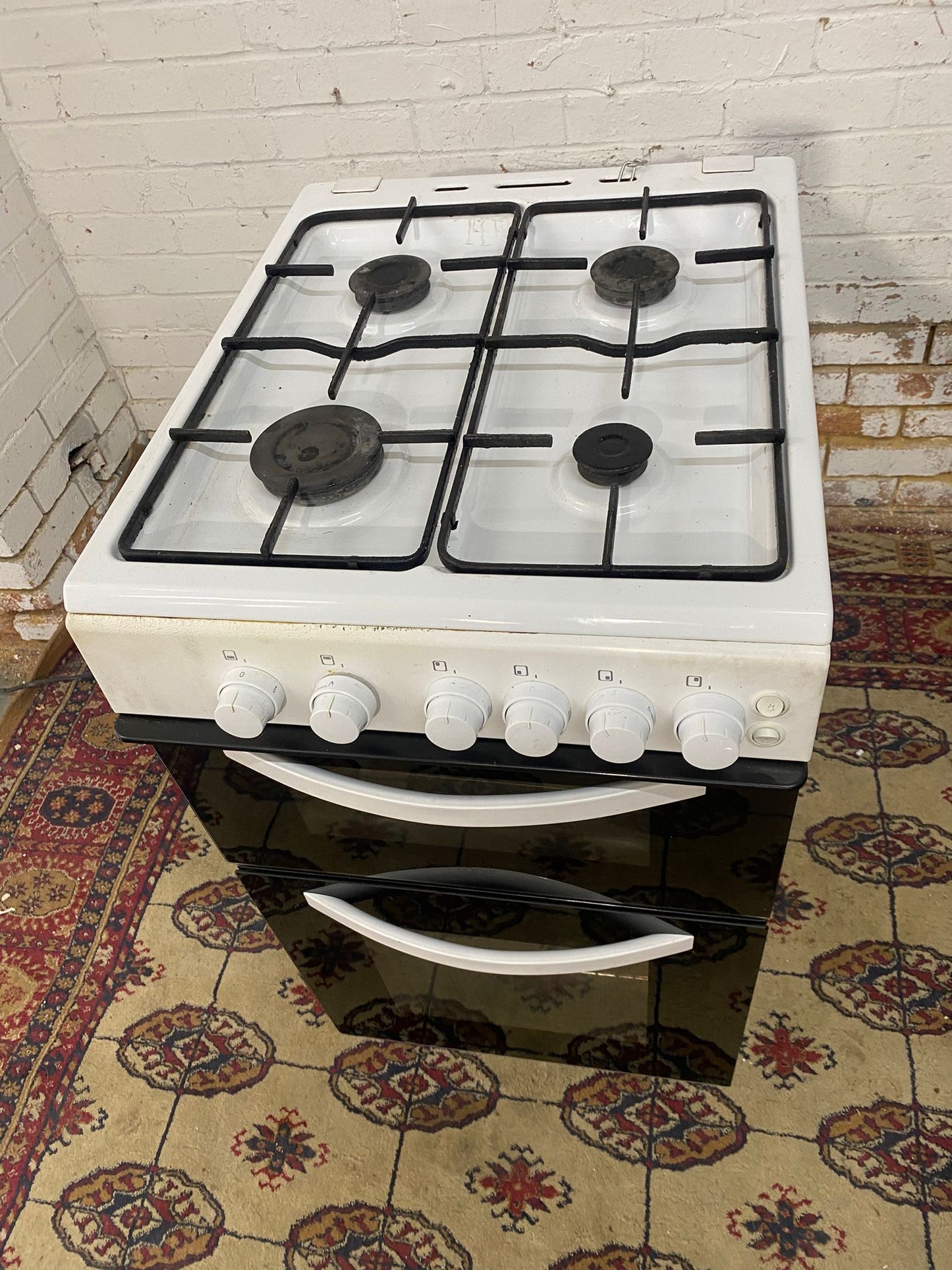 Beautiful 50 CM Logik Gas Cooker With Oven/Grill For Sale