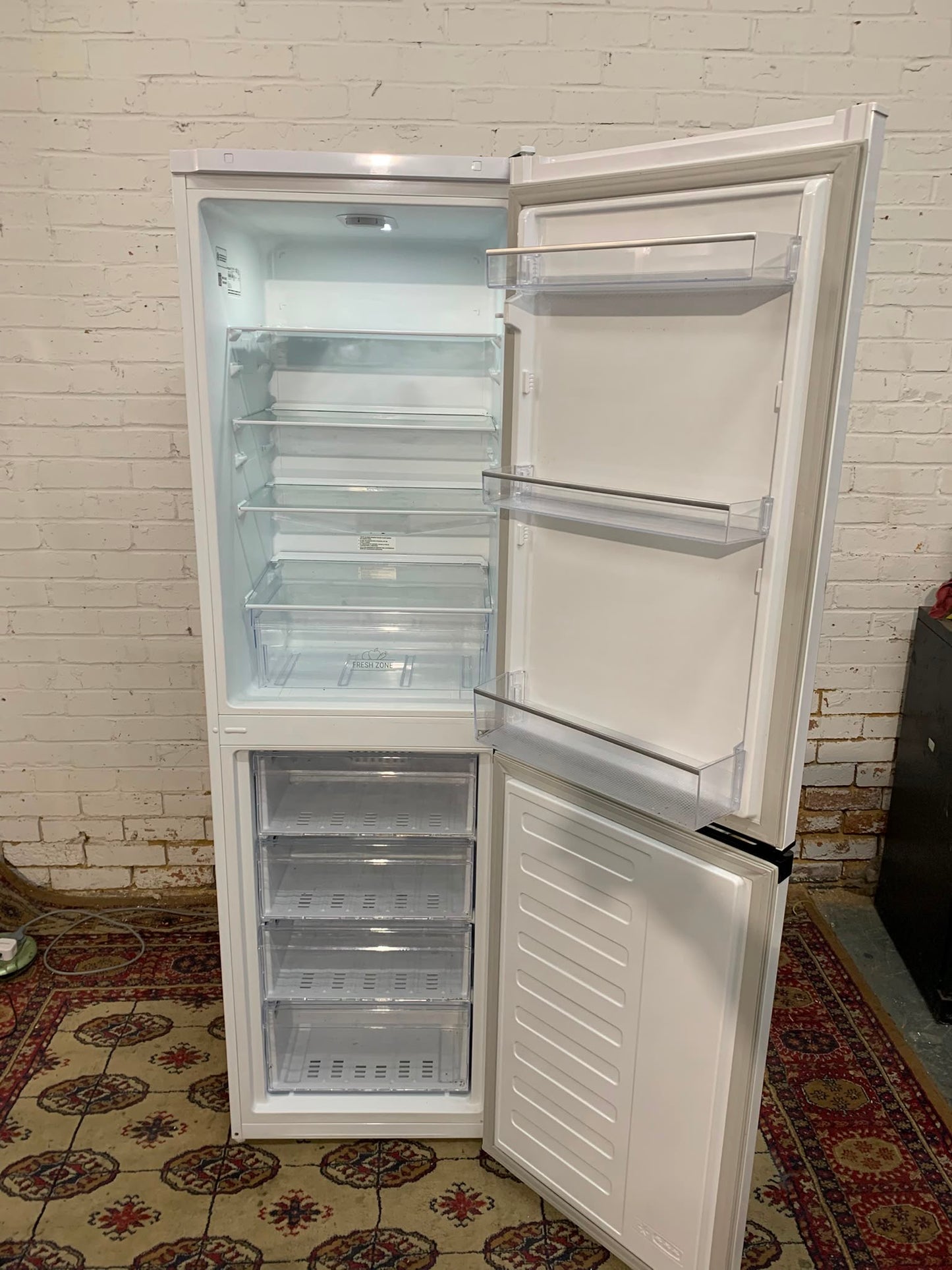 Bosch 170CM Tall Fridge Freezer For Sale Works
