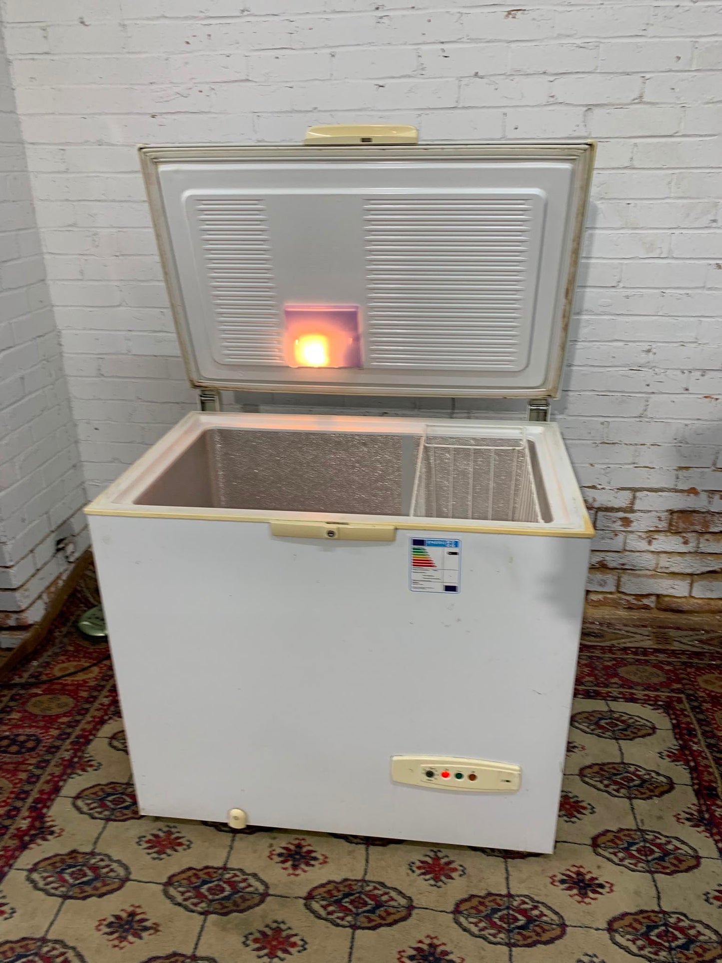 280L Whirlpool Chest Freezer For Sale