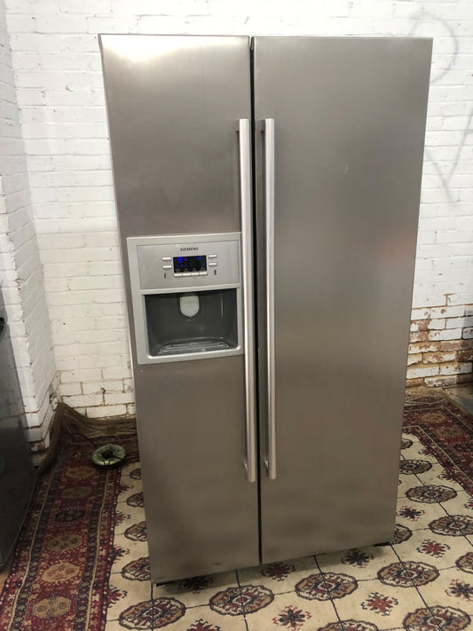 Daewoo Grey Double Door American Fridge Freezer