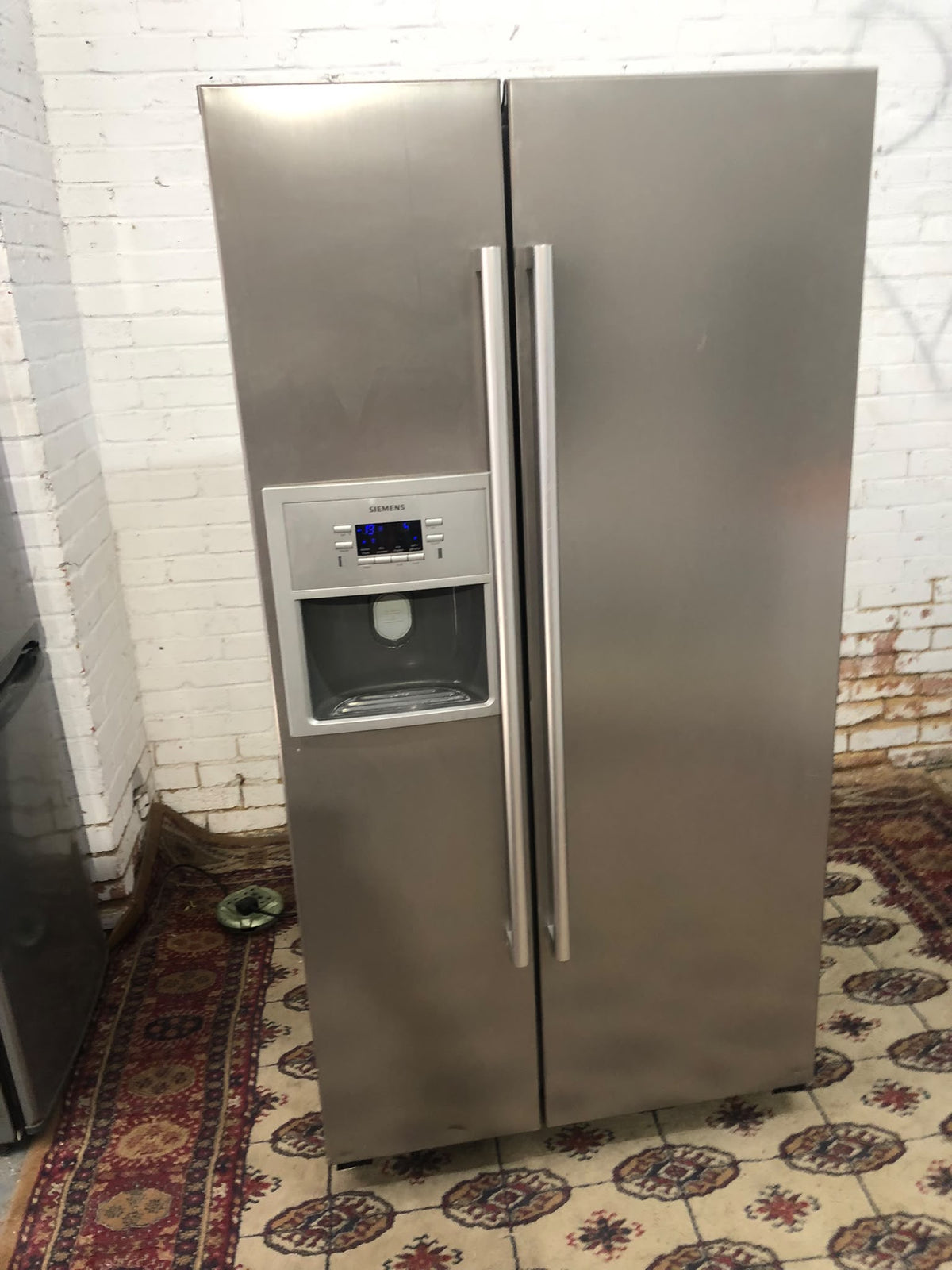 Daewoo Grey Double Door American Fridge Freezer