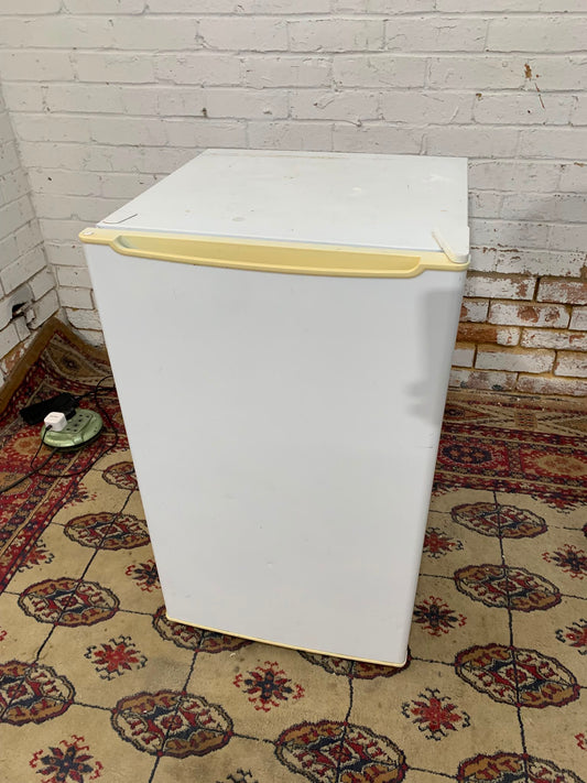 Curreys UnderCounter Fridge & Freezer On Top For Sale