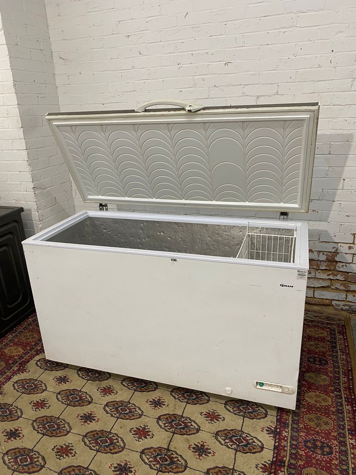 Gram Large 530L Commercial Chest Freezer For Sale