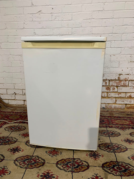 Curreys UnderCounter Fridge & Freezer On Top For Sale