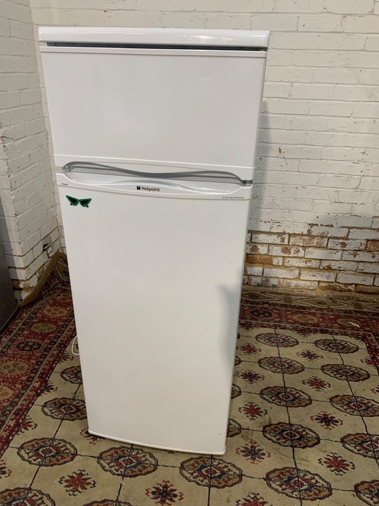 HotPoint Medium Size  Fridge & Freezer On Top