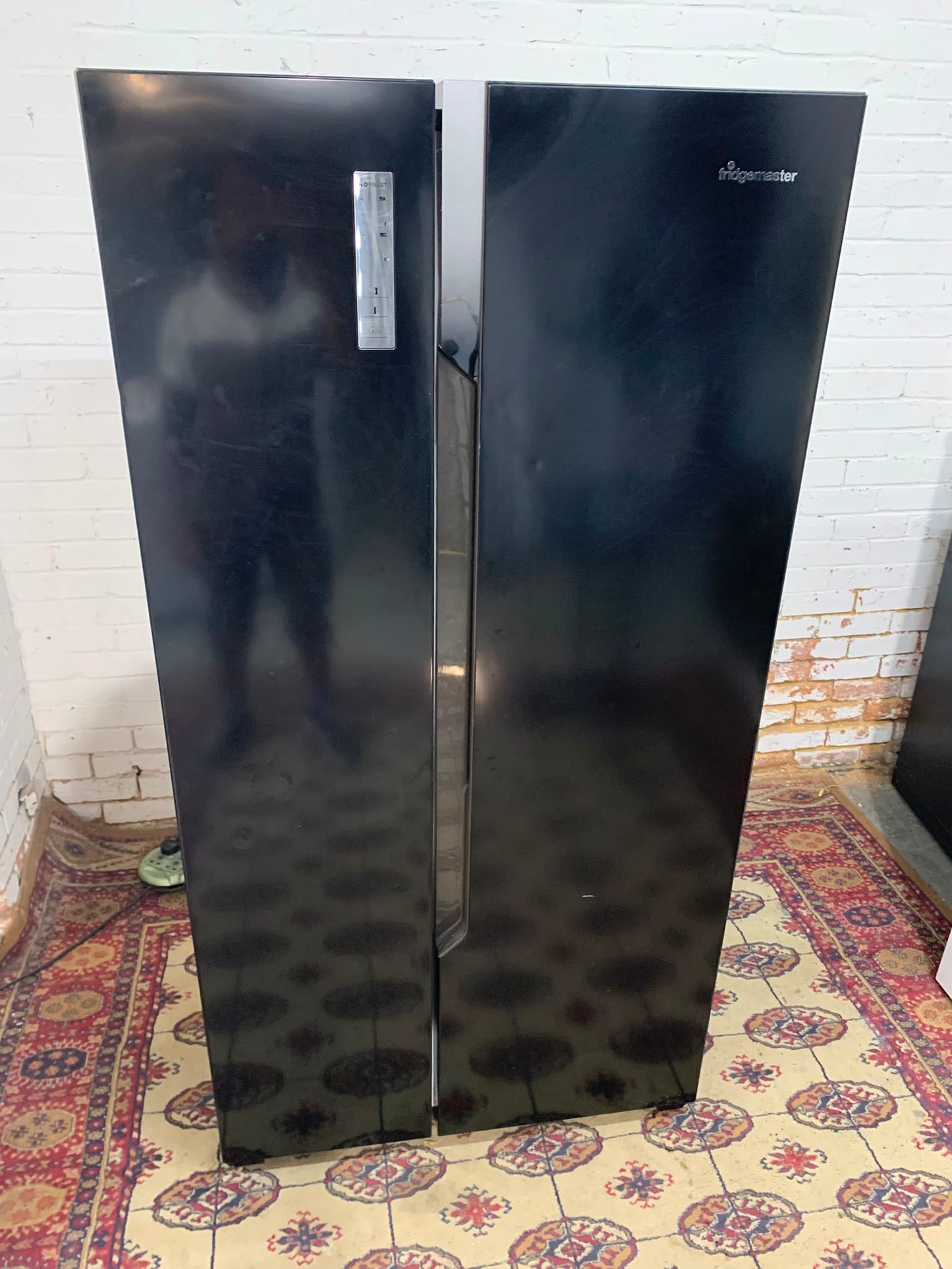 Fridge-Master Black Slim Double Door NonPlumb American Fridge Freezer For Sale
