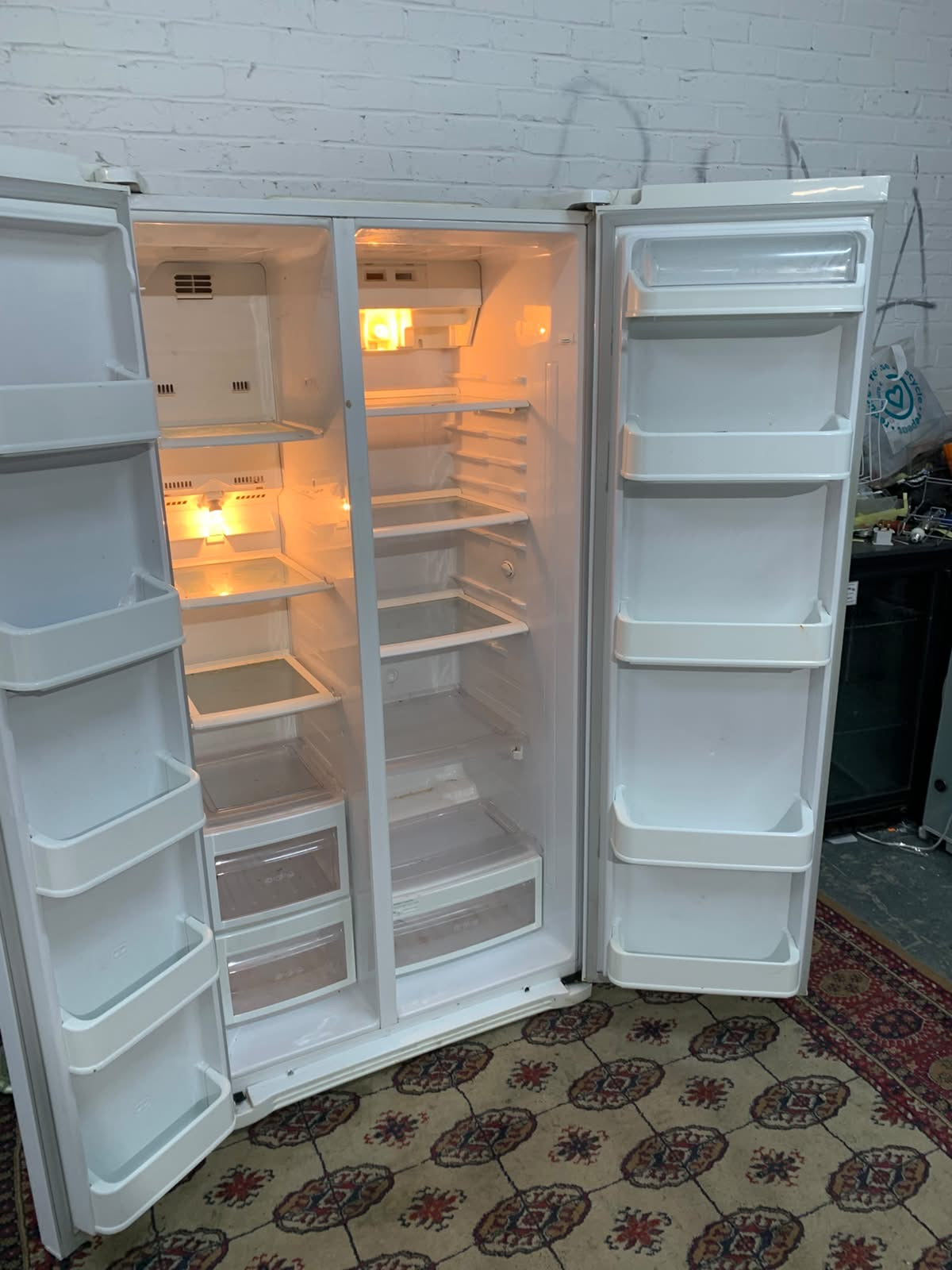 LG White American Double Door Fridge Freezer