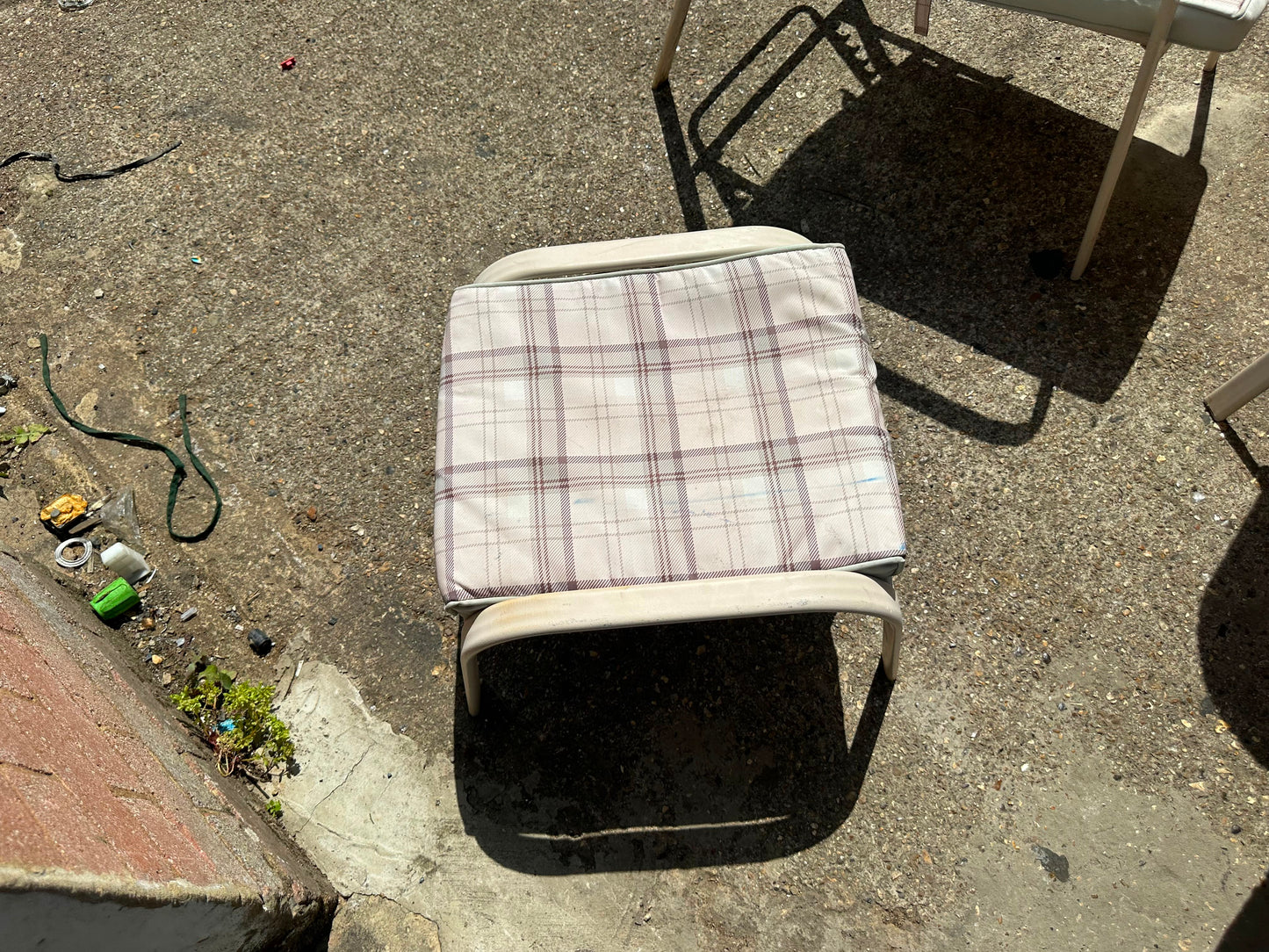Garden 8 Seater & Umbrella Set For Sale
