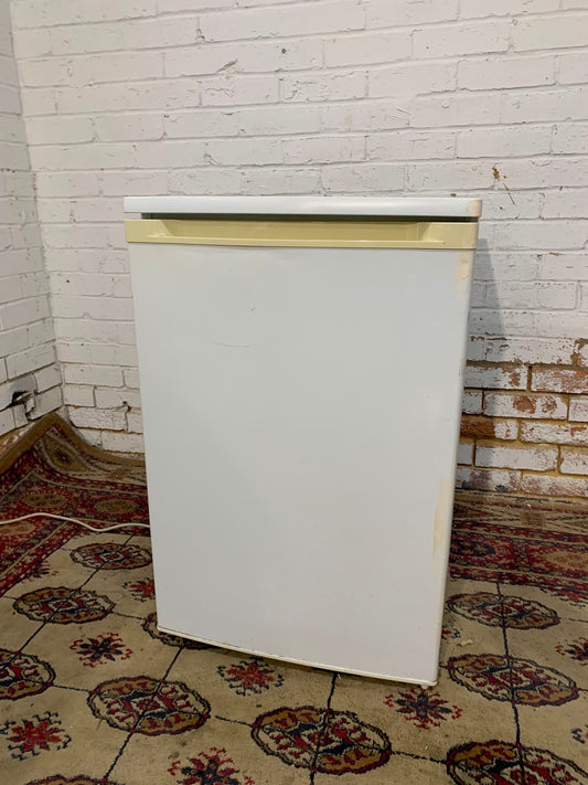 Curreys UnderCounter Fridge & Freezer On Top For Sale
